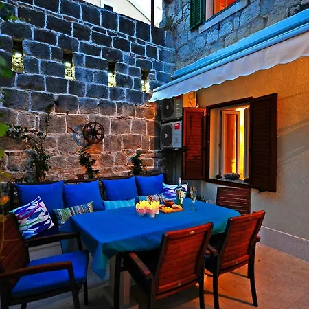 Luxury Dvor Apartamento *