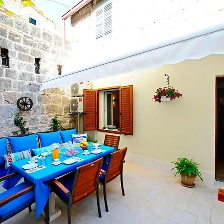 Luxury Dvor Apartamento