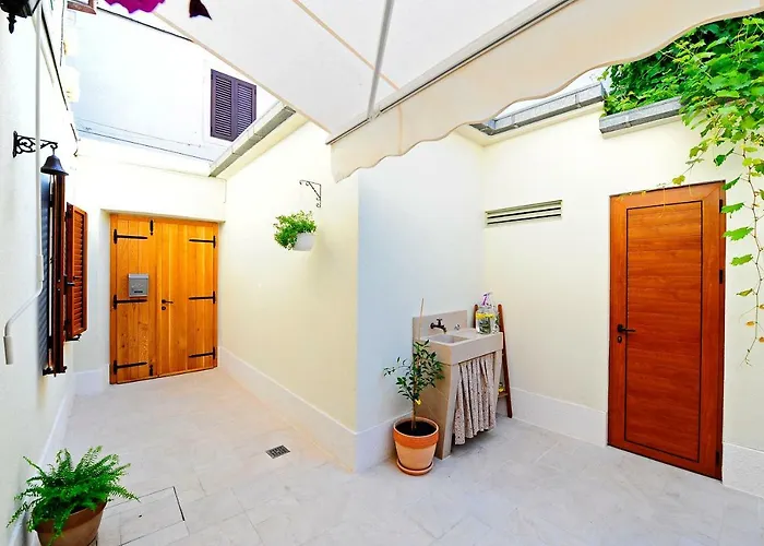 Apartment Luxury Dvor Split