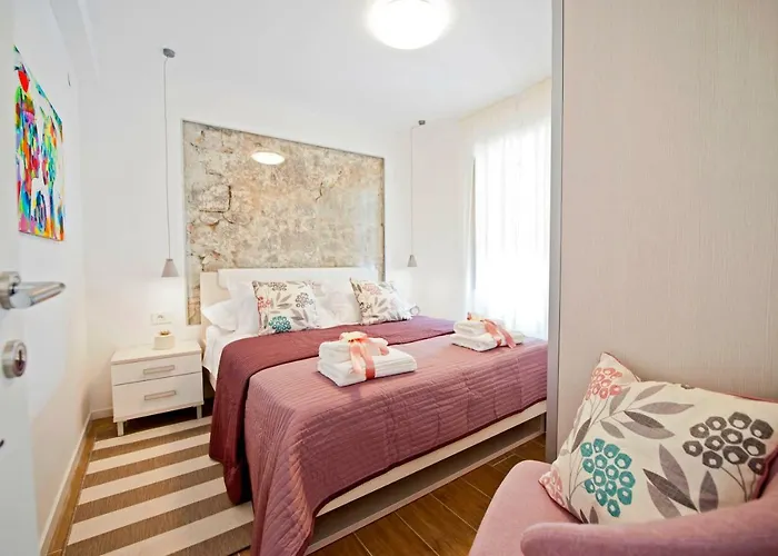 Luxury Dvor Apartment *